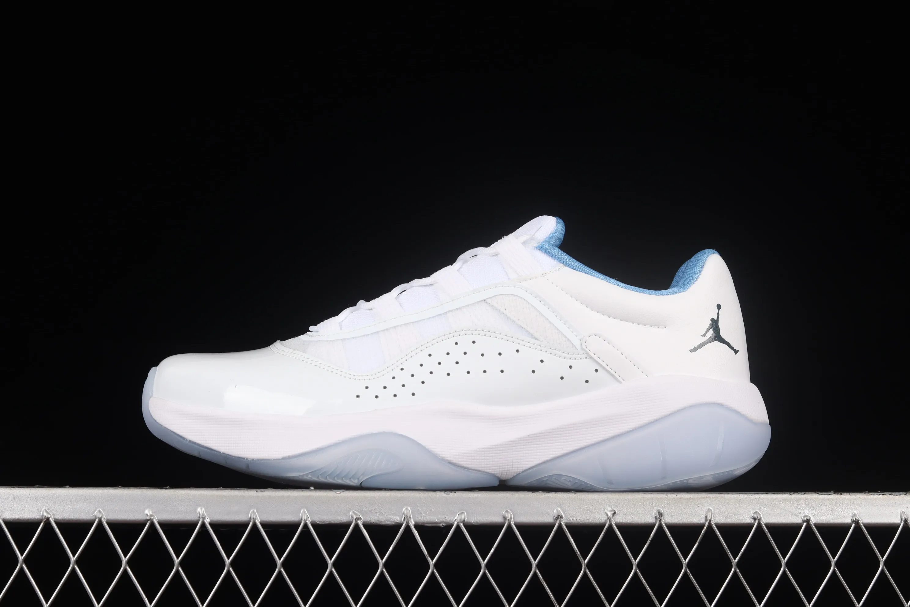 All categories Air Jordan Jordan series basketball shoes Air Jordan 11 Air Jordan 11 CMFT Low AJ11 Joe 11 Legend Blue low-top anti-slip shock-absorbing basketball shoes DO0751-100